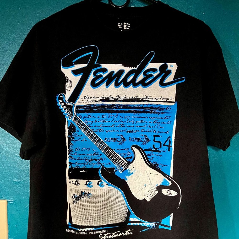 Vintage Electric Guitar Fender Stratocaster Rock Tee - Unisex Size L